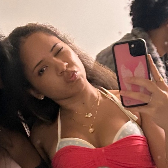 ari_riley